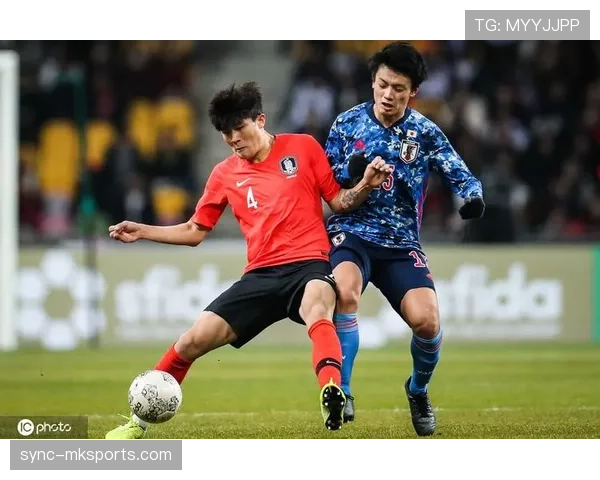 金玟哉荣膺世界最佳中卫，防守实力获全球瞩目