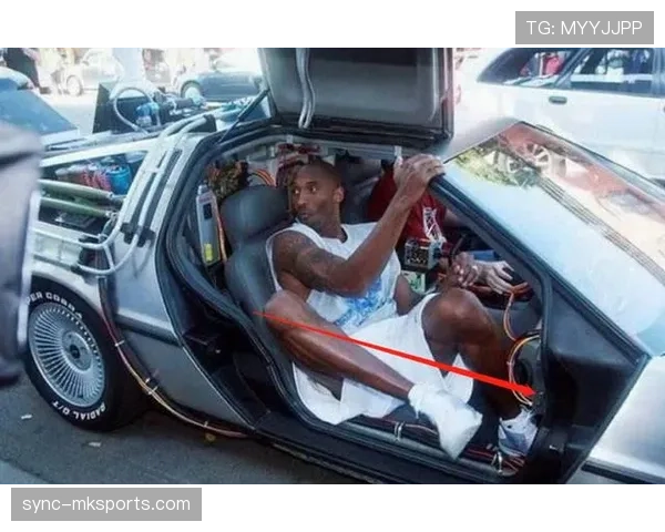 科比凌晨四点的豪宅车库，停着几辆普通人一辈子都摸不到的方向盘