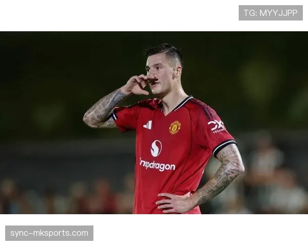 曼联进攻瘫痪，中场推进断链成关键制约